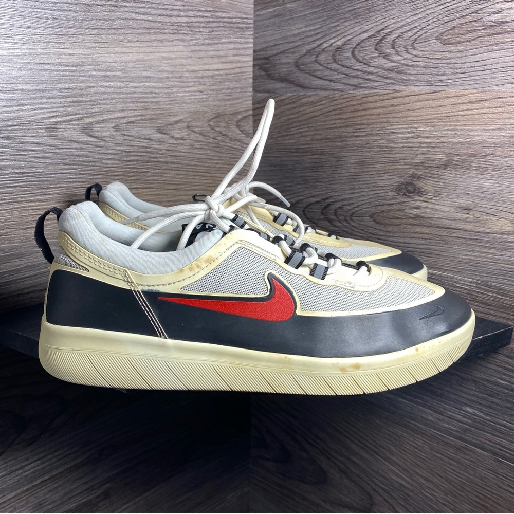 Nike sb Nyjah free 2.0 spiridon black white red
